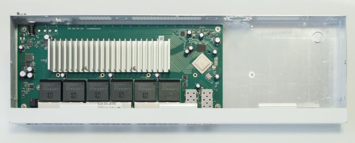 Комутатор MikroTik CRS326-24G-2S+RM