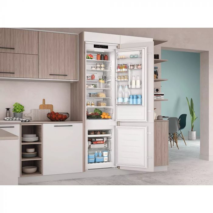 Вбудований холодильник Indesit INC20T321EU