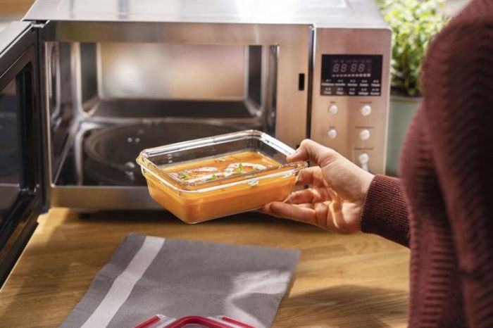 Форма універсальна з кришкою Tefal MasterSeal glass 0.7 л (N1040610)