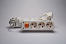 Подовжувач з 3 гніздами з заземленням і вимикачем Profitec 10м