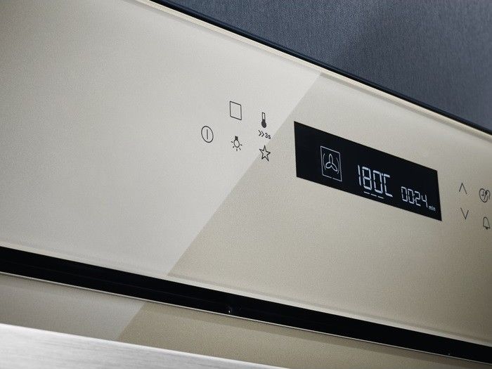 Духова шафа Electrolux LOE7C31S