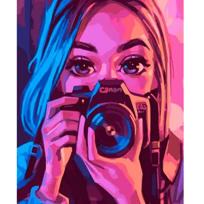 Картина за номерами Strateg ПРЕМІУМ Дівчина з фотоапаратом розміром 40х50 см (DY300)